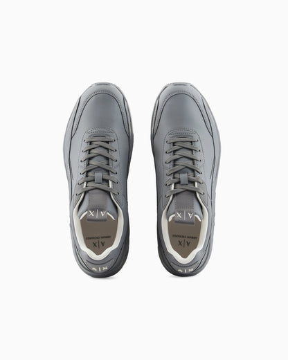 Sneakers with logo