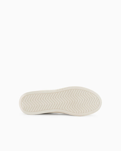 Sneakers with logo