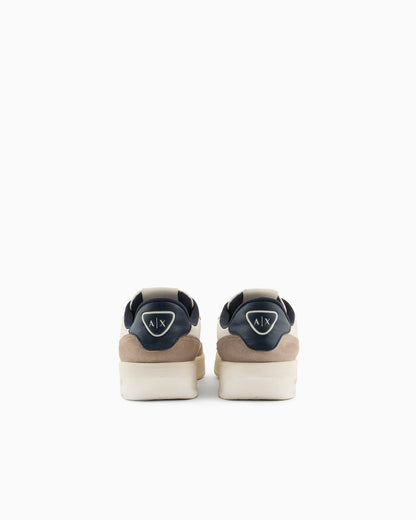 Sneakers with logo