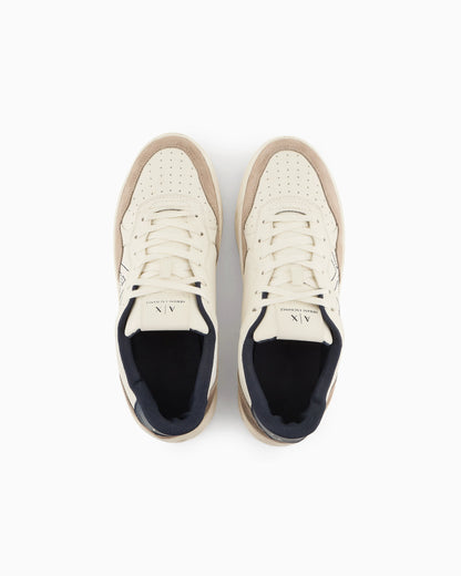 Sneakers with logo