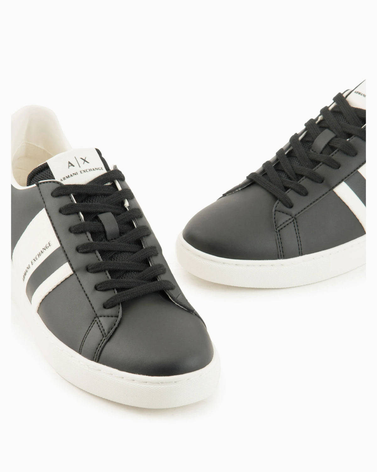 Sneakers with logo