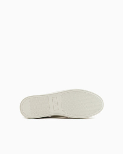 Sneakers with logo