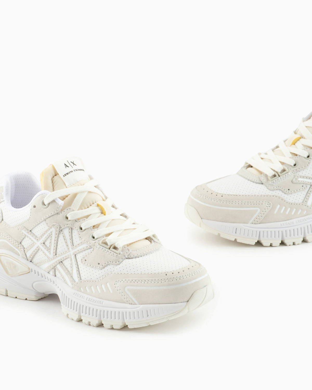 Chunky sneakers with logo on the side and contrasting details
