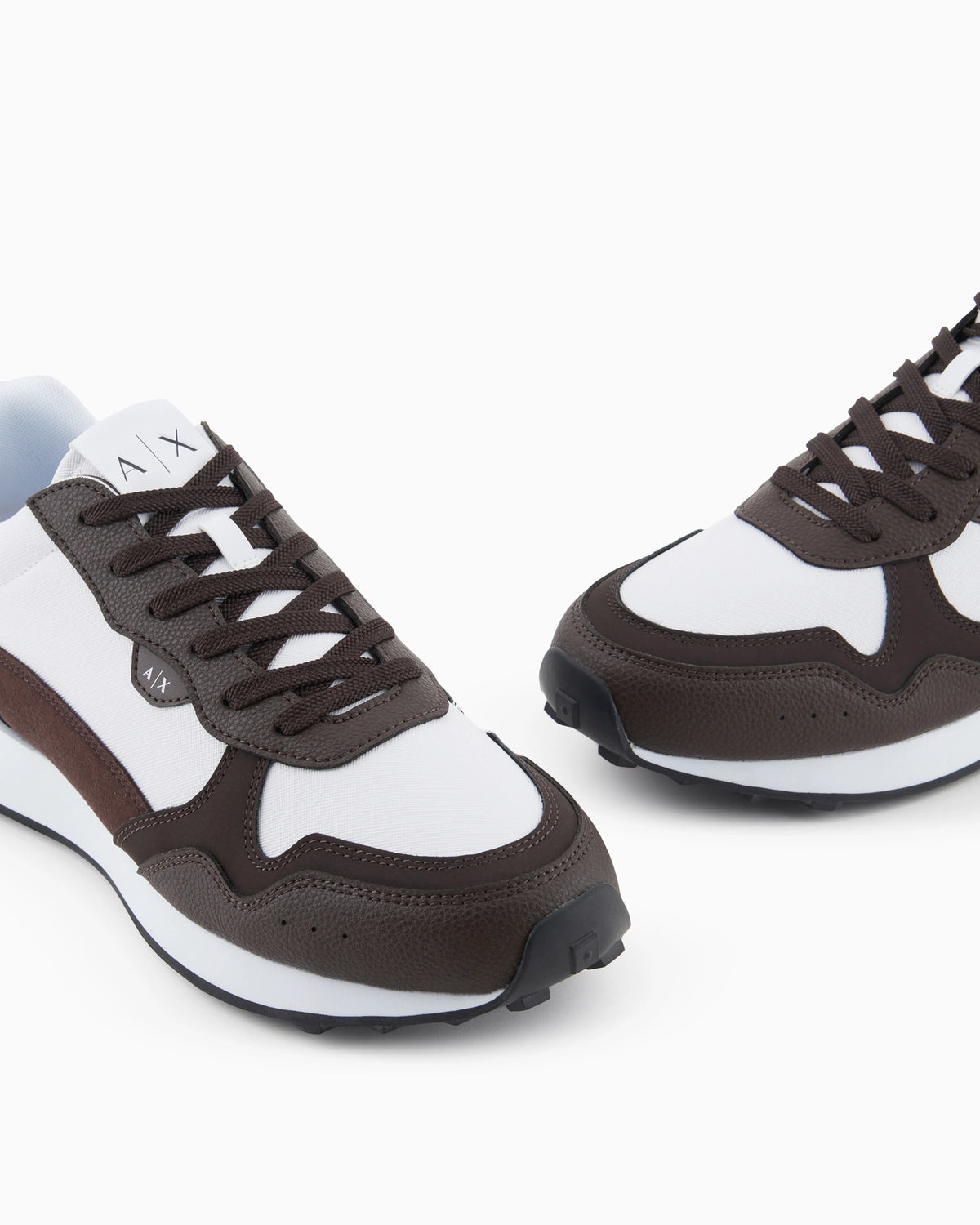 Sneakers with tone-on-tone inserts
