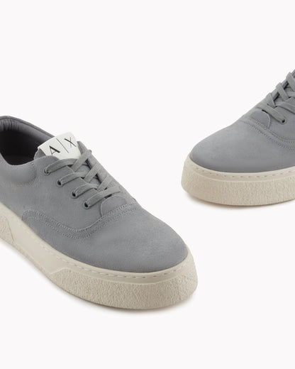 Leather lace-ups with high sole