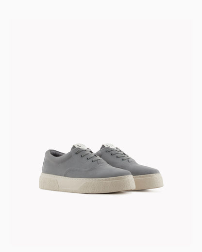 Leather lace-ups with high sole