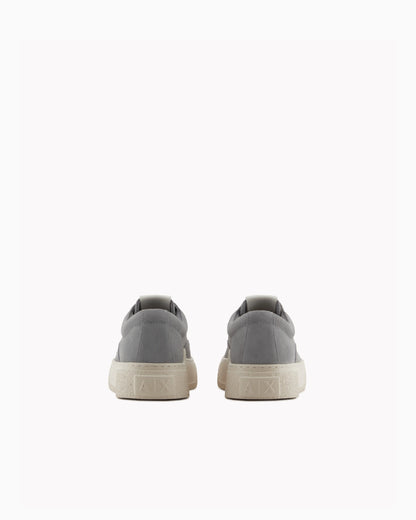 Leather lace-ups with high sole