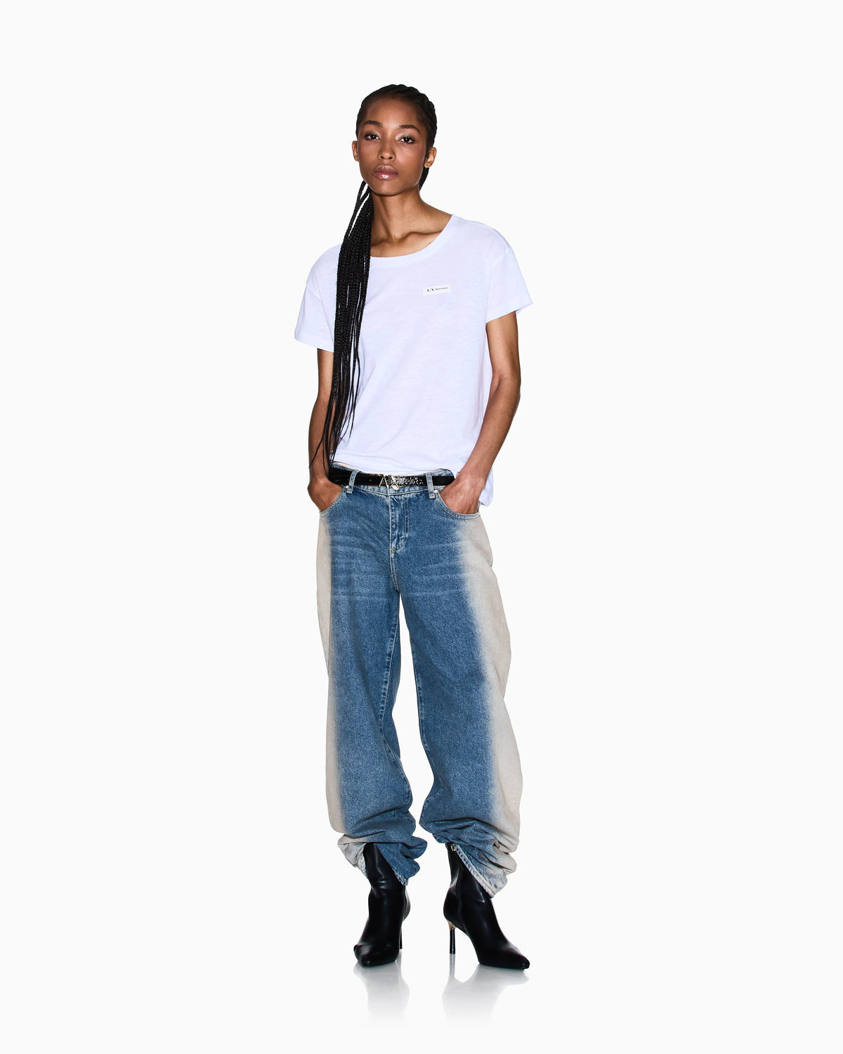 Low rise relaxed fit shaded jeans