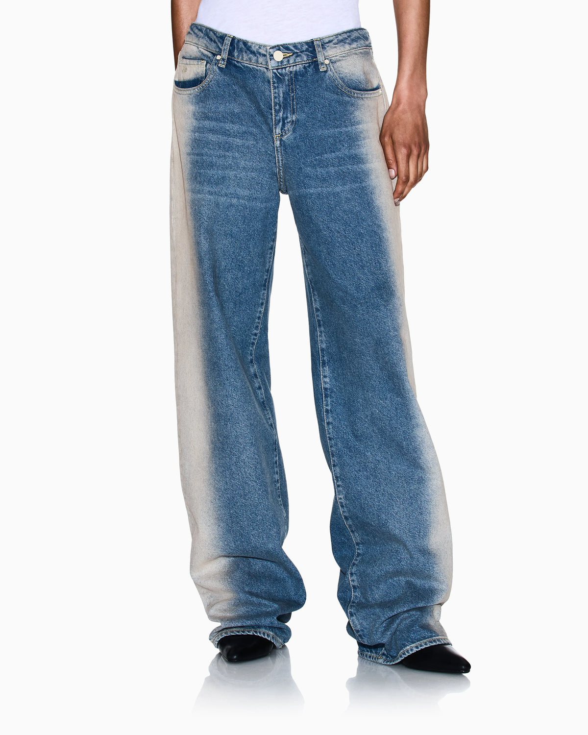 Low rise relaxed fit shaded jeans