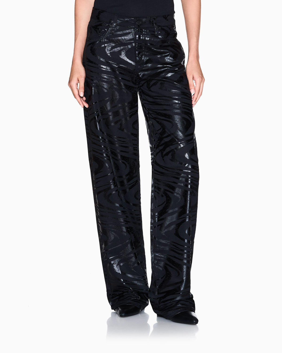 Low rise relaxed fit shaded jeans