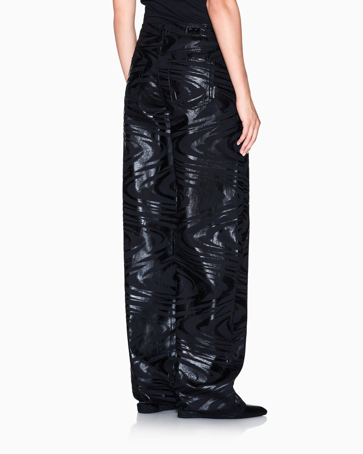 Low rise relaxed fit shaded jeans