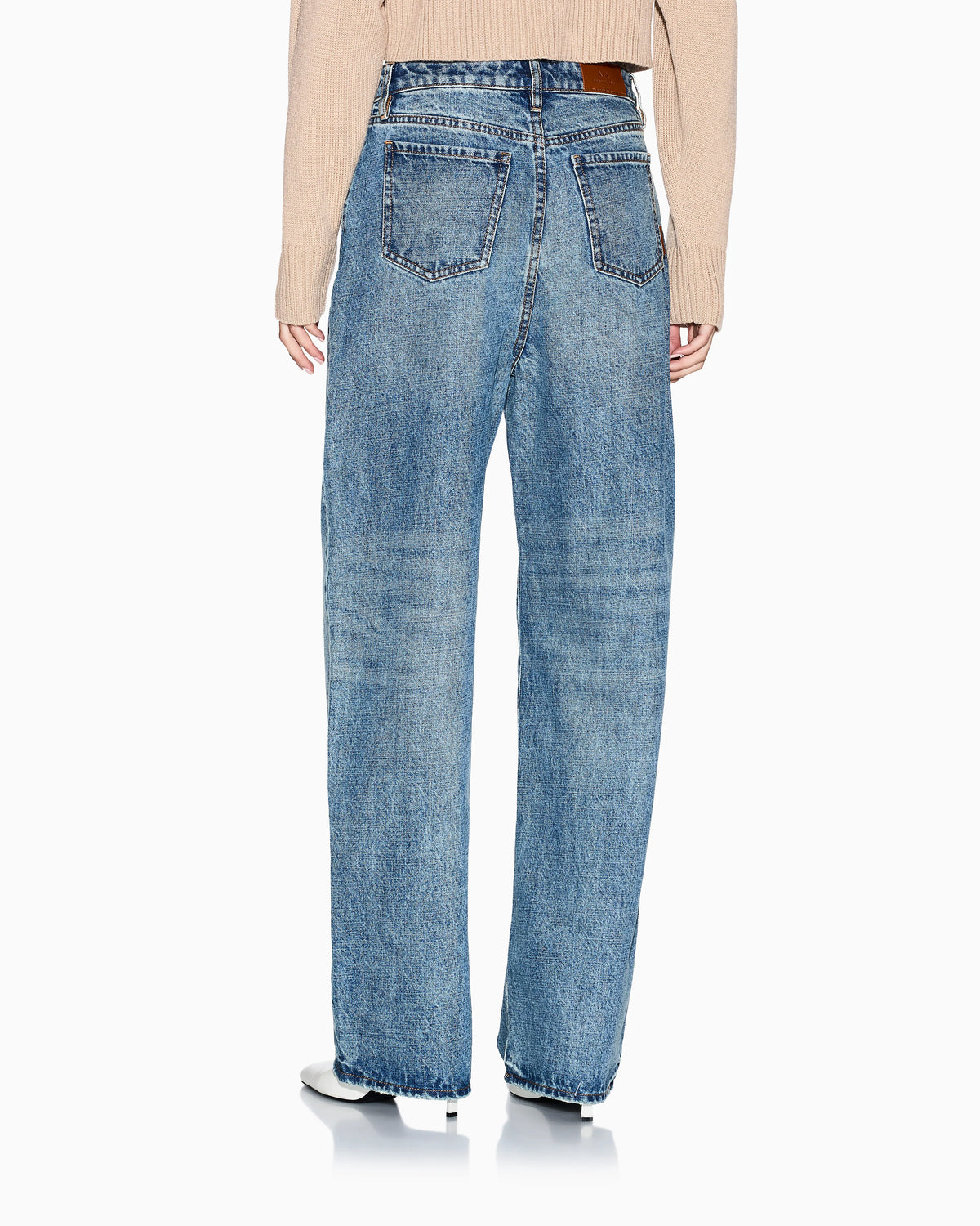 Relaxed fit jeans with used effect