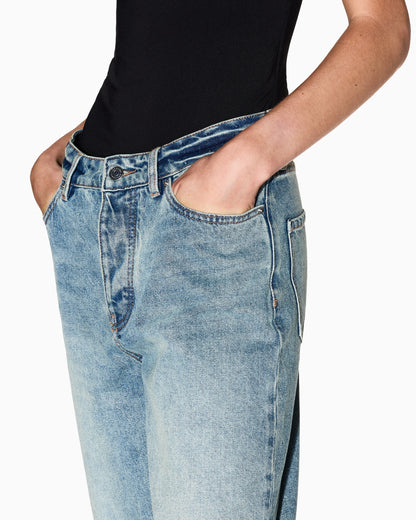 High-waisted rigid denim jeans with a carrot fit Icon
