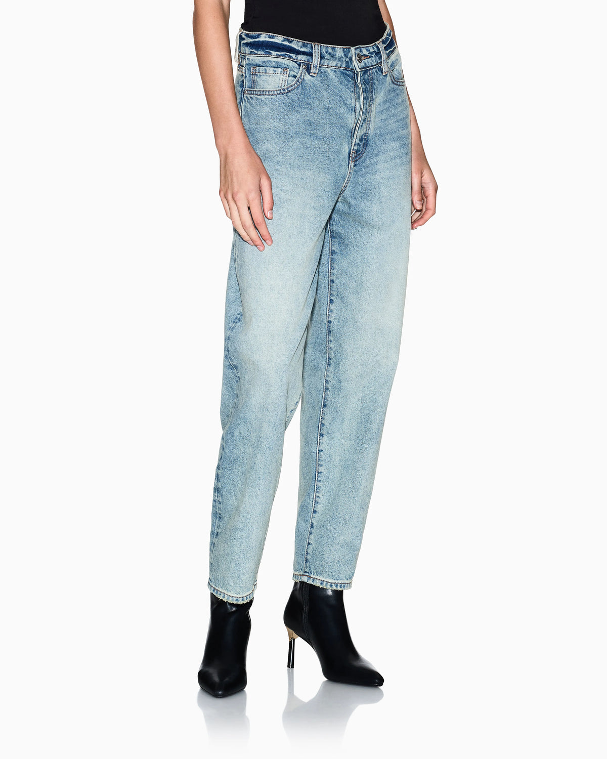High-waisted rigid denim jeans with a carrot fit Icon