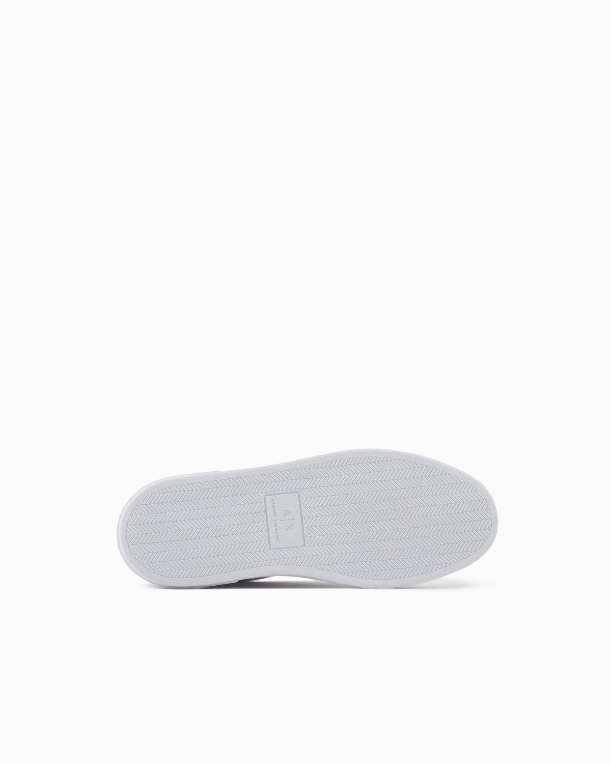 Low-top sneakers in smooth leather with an embossed logo