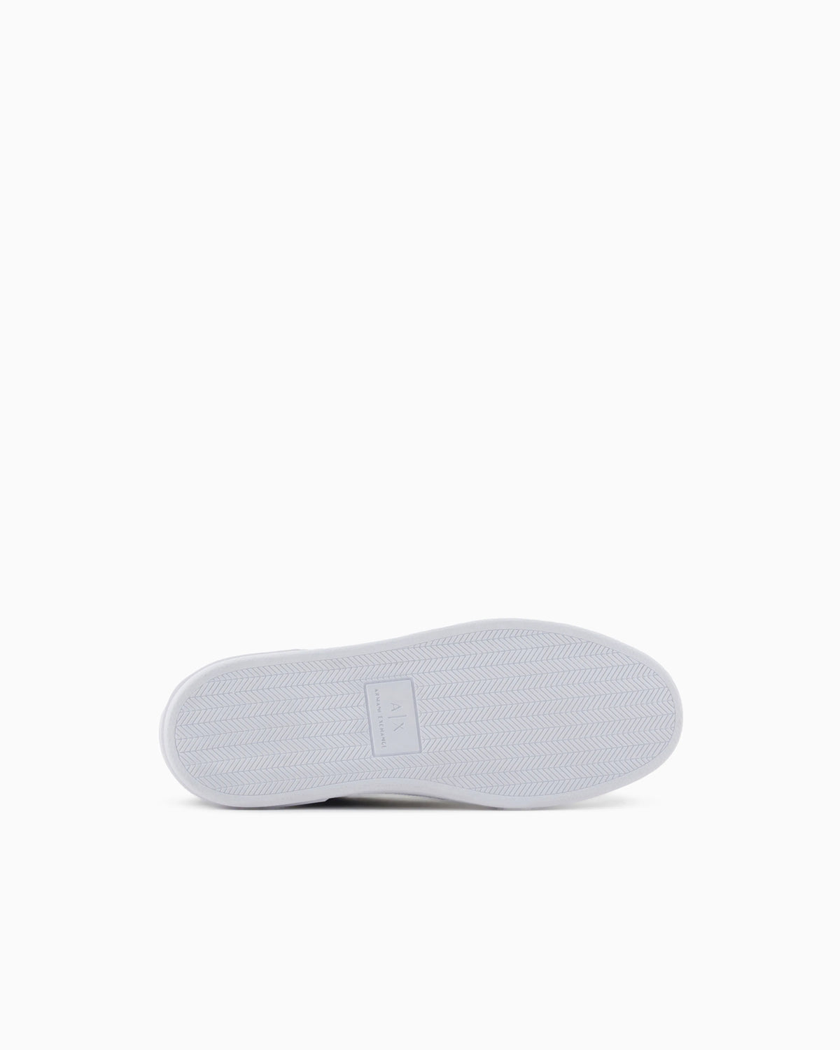 Low-top sneakers in smooth leather with an embossed logo