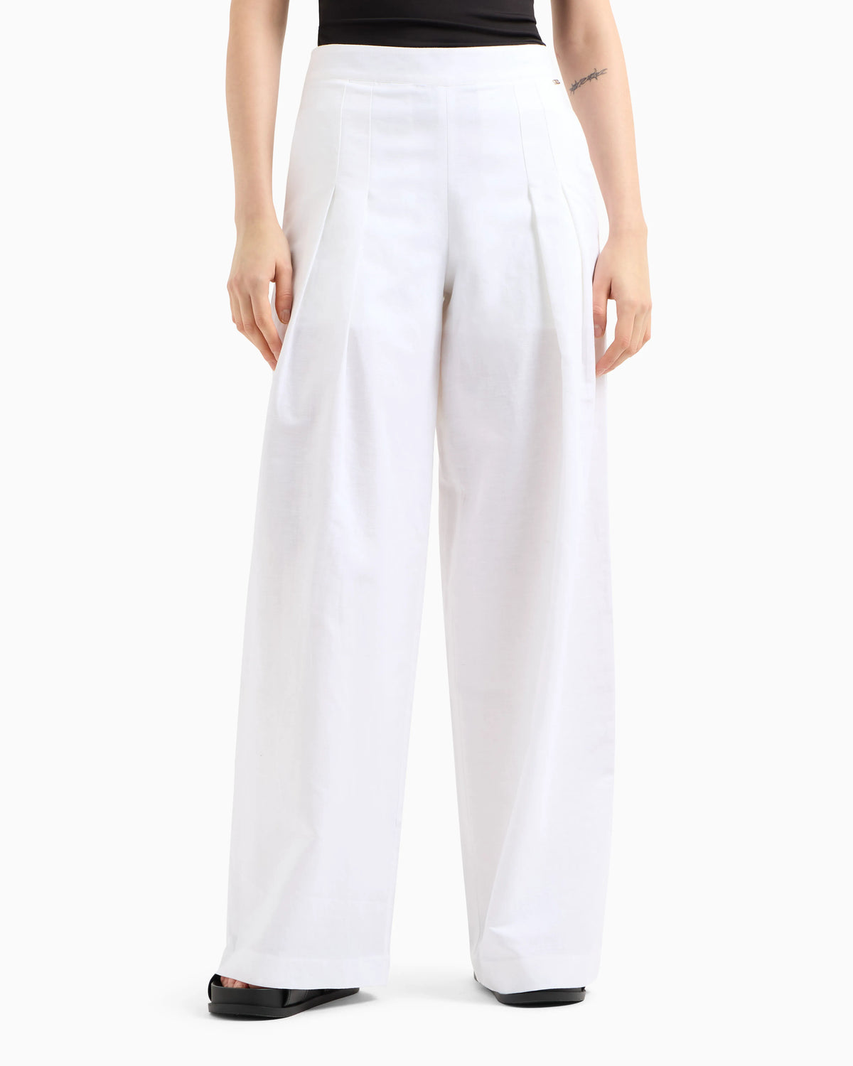 Wide leg trousers in linen blend