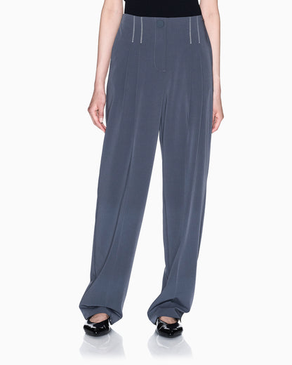 Pants with pleats