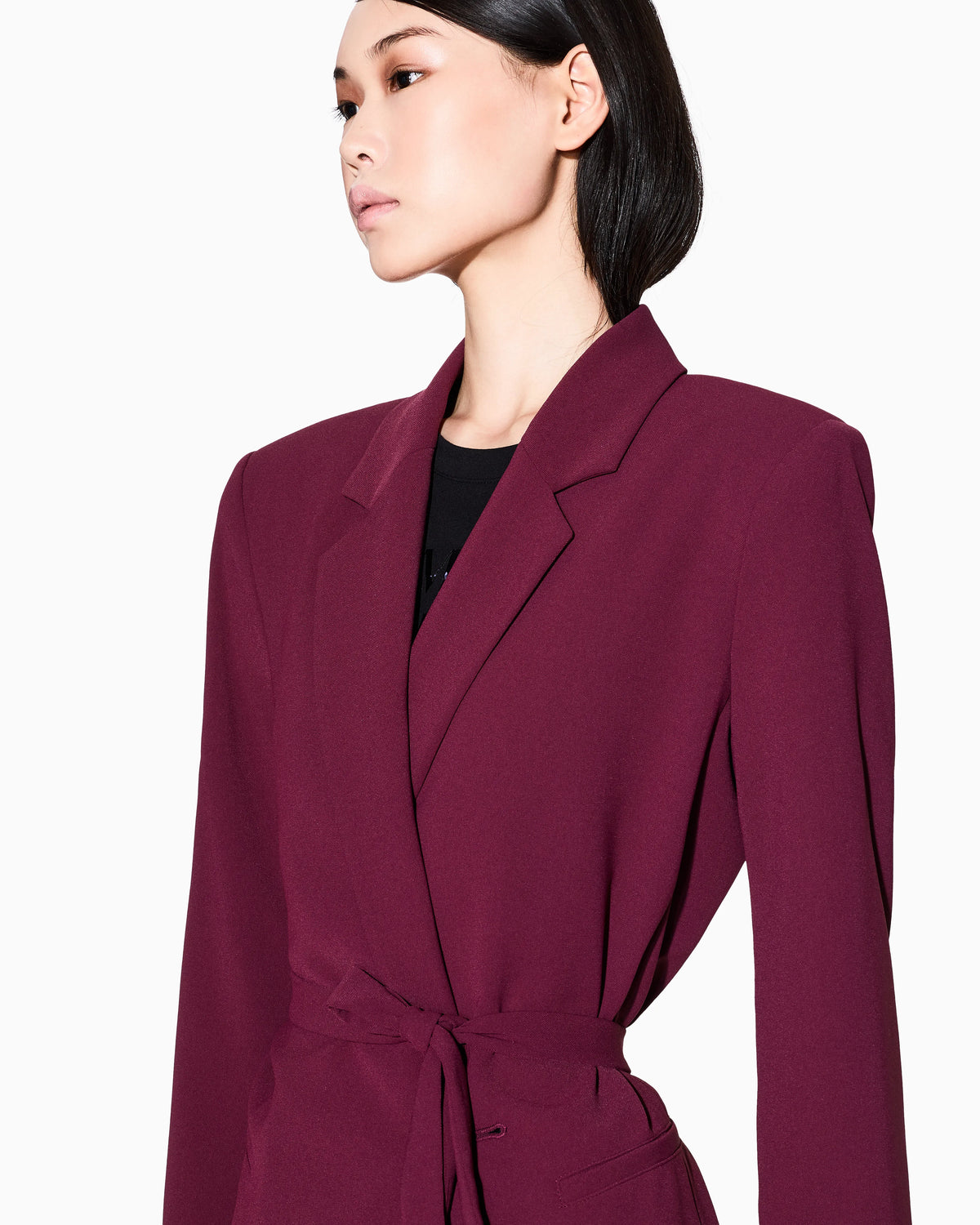 Jacket with thin belt