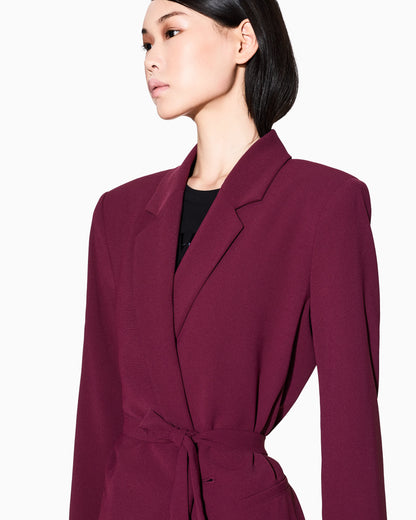 Jacket with thin belt