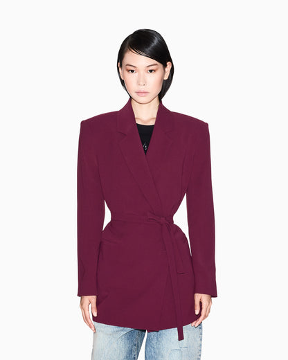 Jacket with thin belt