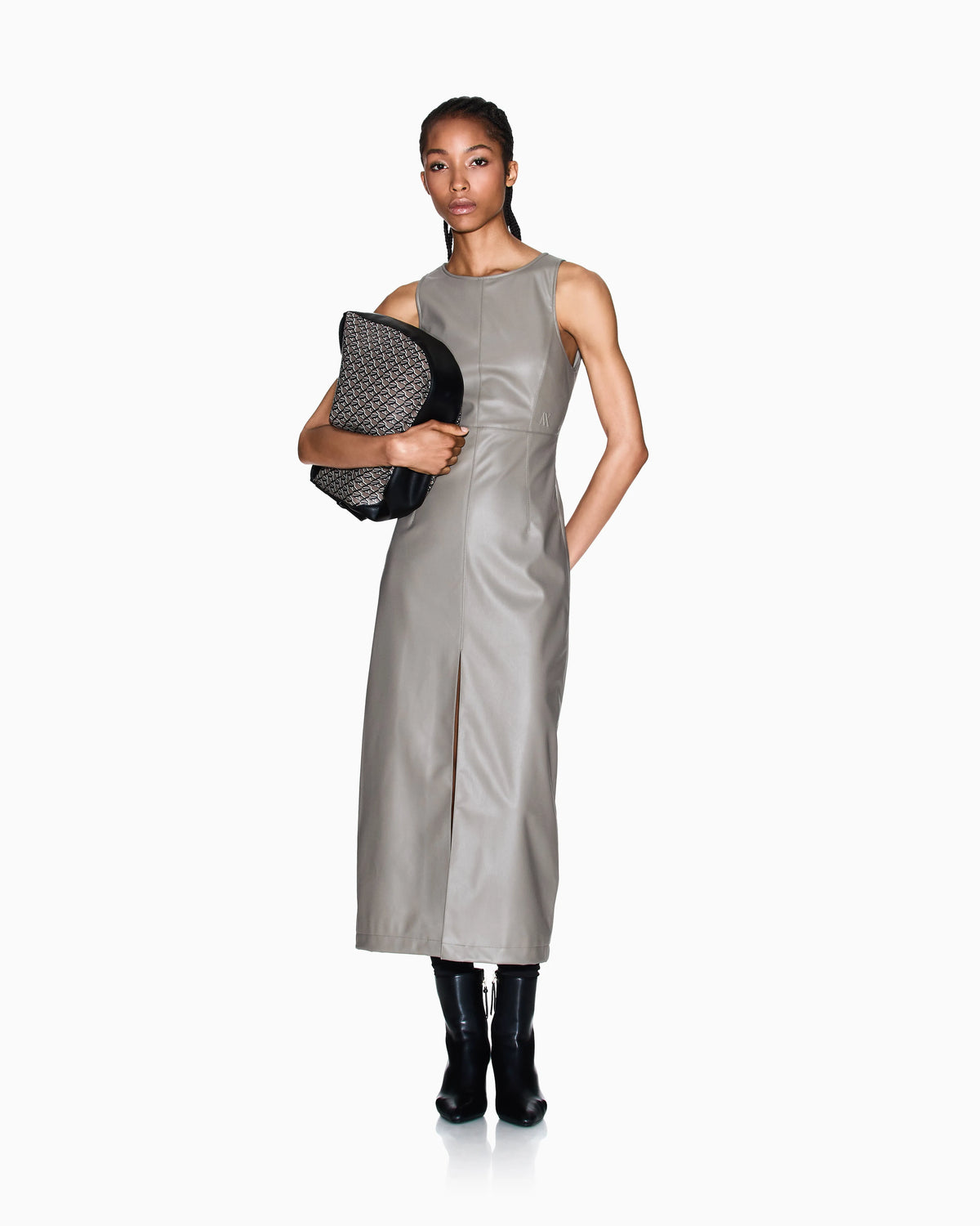 Longuette dress with slit