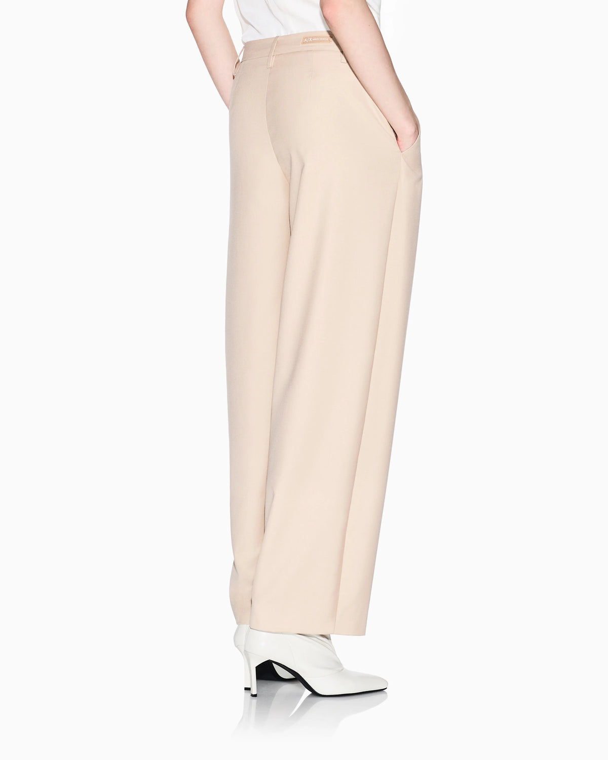 Chino trousers with button