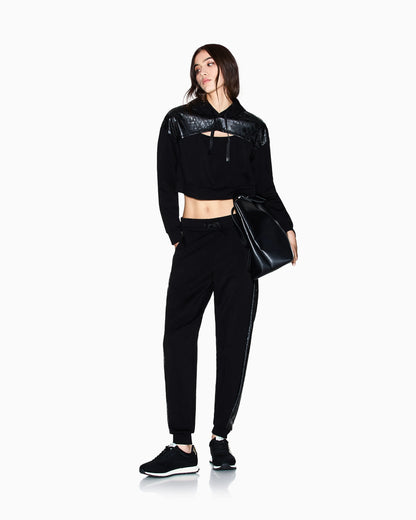 Cropped sweatshirt with cut out