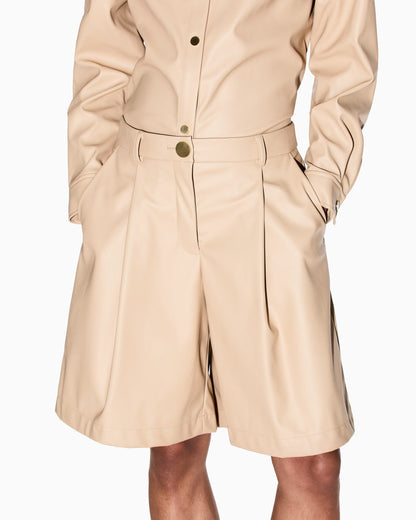 Oversized faux leather Bermuda shorts