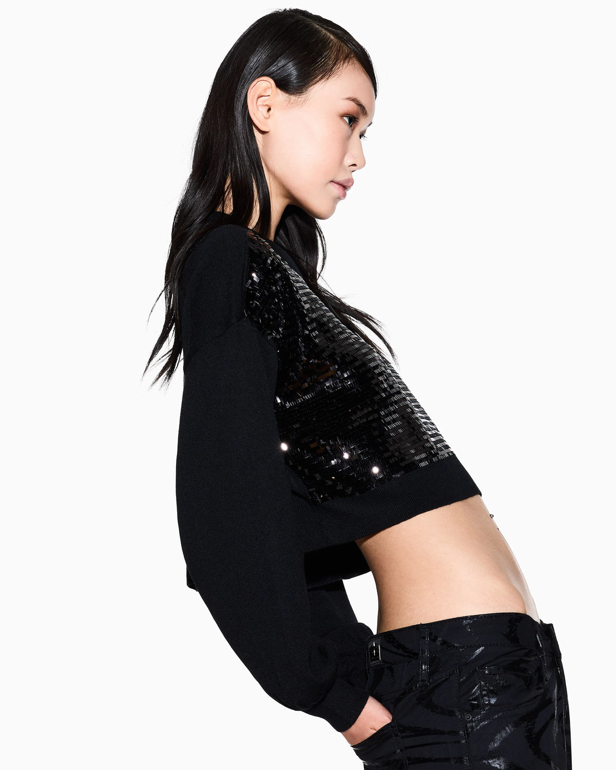 Cropped sweater with sequins