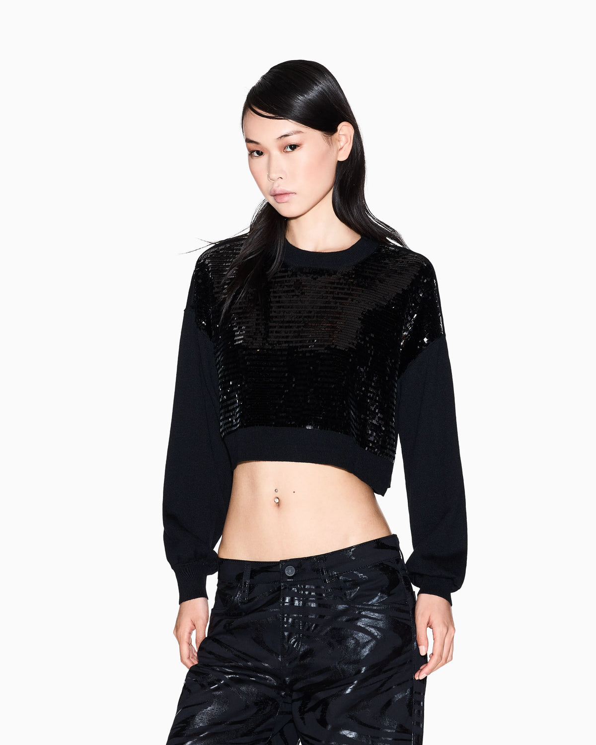 Cropped sweater with sequins