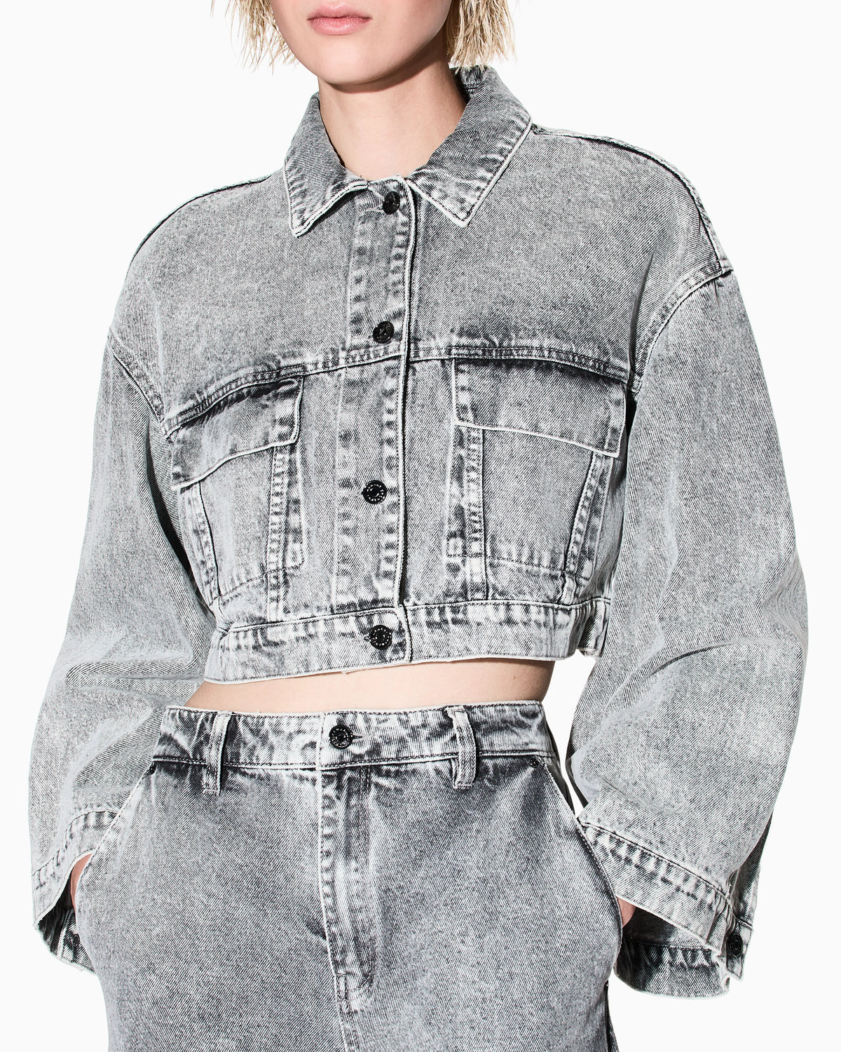 Cropped jacket in used-effect denim