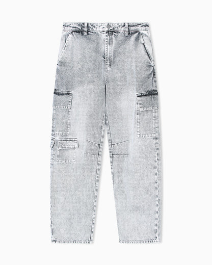 Cargo jeans with an over-fit cargo