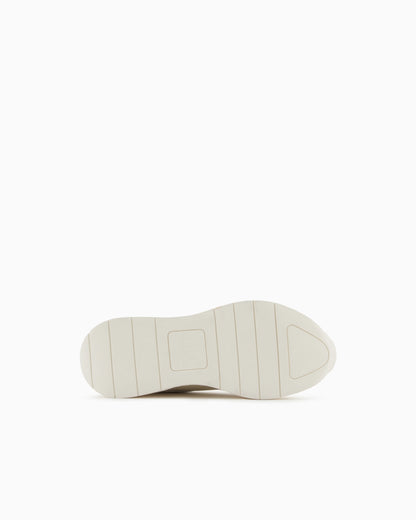 Technical mesh sneaker with thick sole and chain