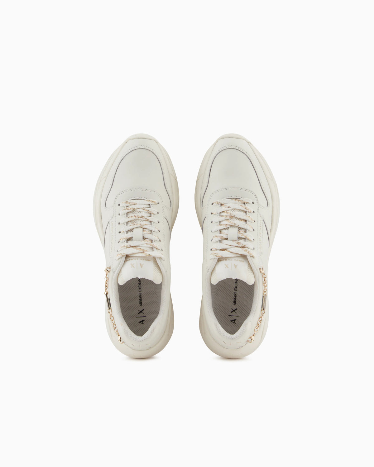 Technical mesh sneaker with thick sole and chain