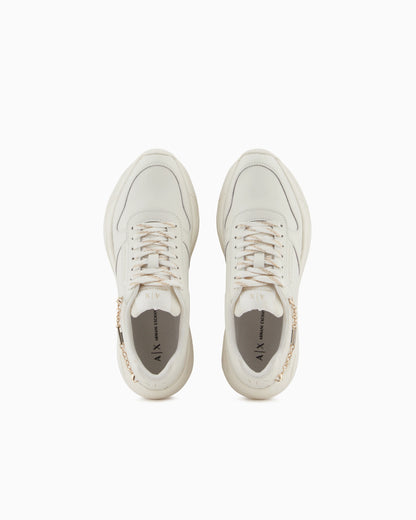 Technical mesh sneaker with thick sole and chain