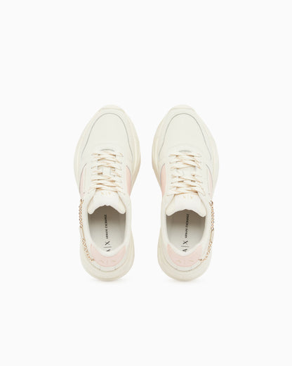 Technical mesh sneaker with thick sole and chain