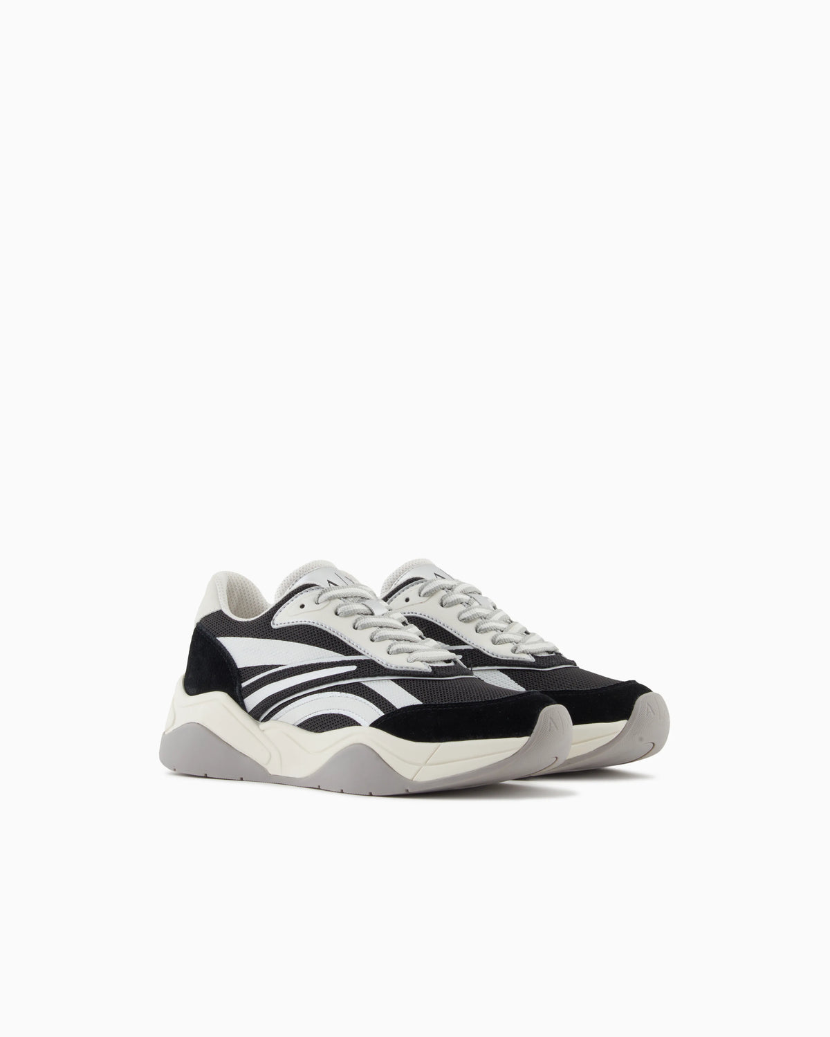 Leather sneakers with contrasting inserts
