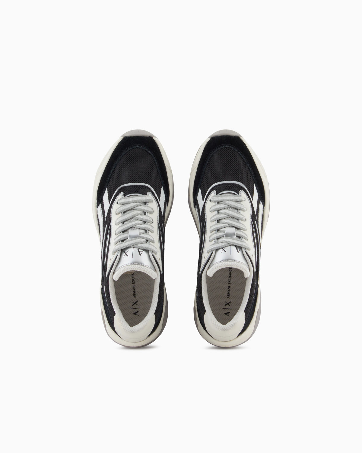 Leather sneakers with contrasting inserts