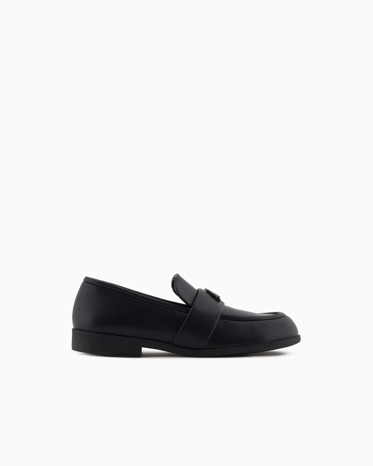 Textured material loafers