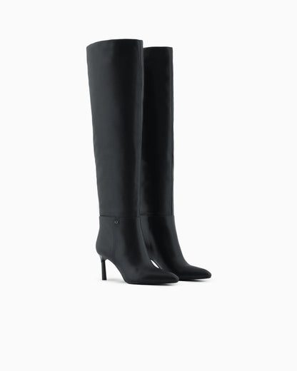 Boots with thin heel