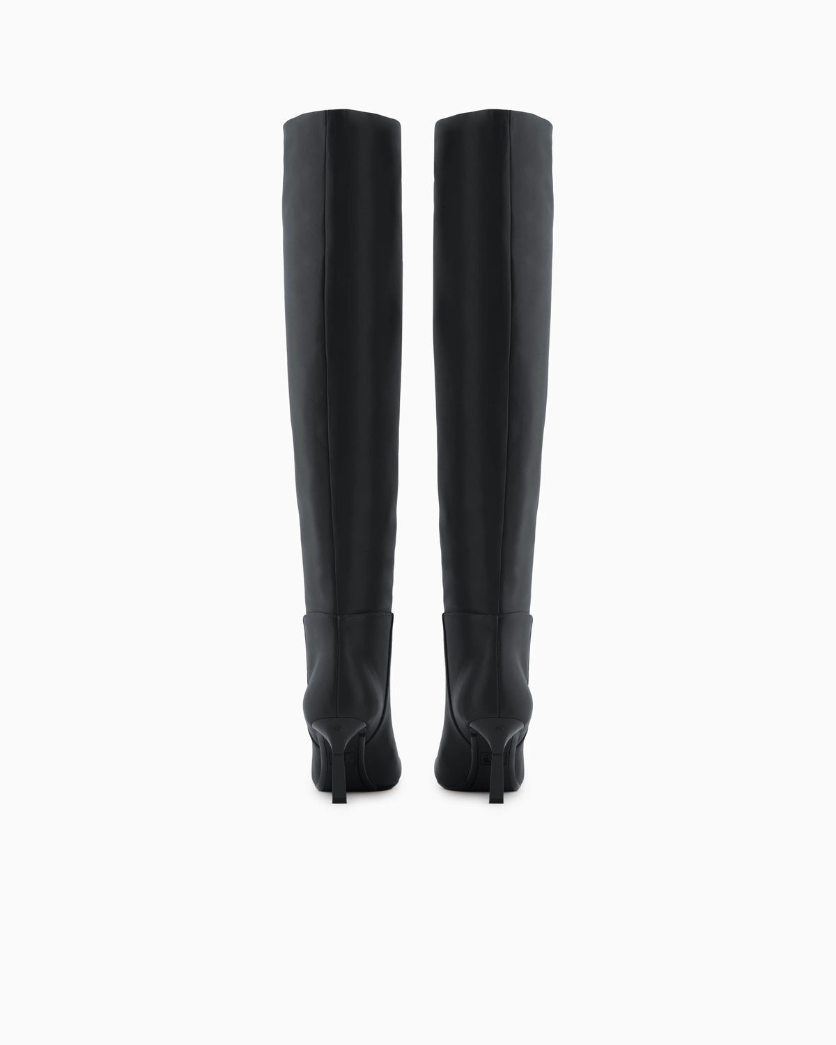 Boots with thin heel