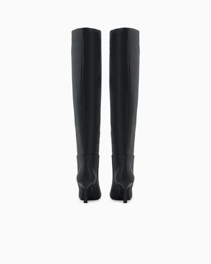 Boots with thin heel