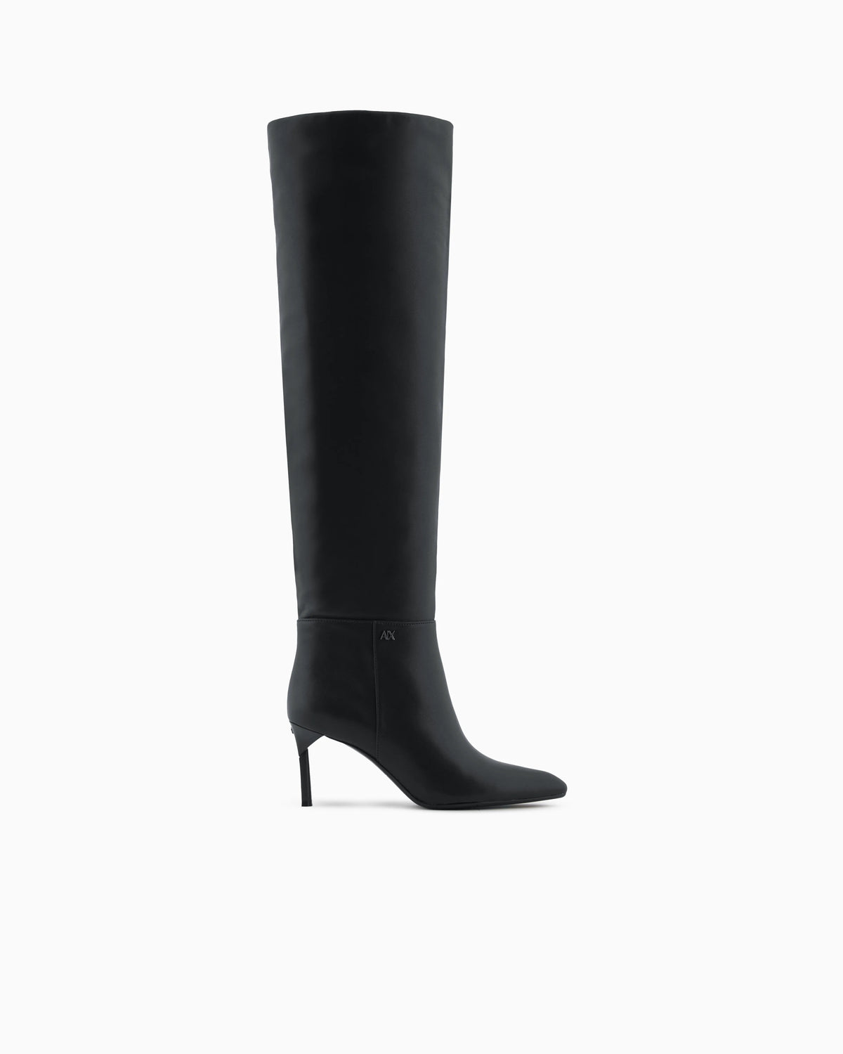Boots with thin heel