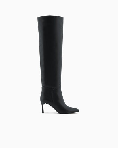 Boots with thin heel