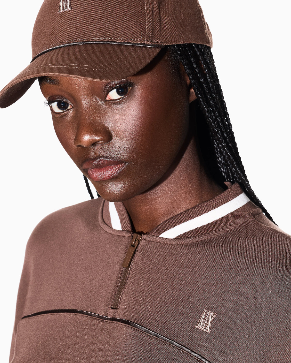 Cropped sweatshirt with zip and contrasting profiles