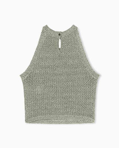 Perforated top in lurex thread with button
