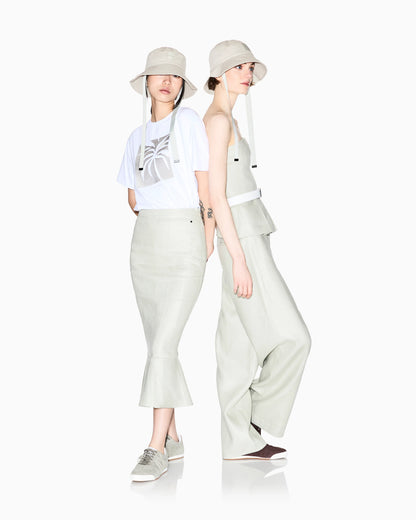 Flared top with pleats in linen twill