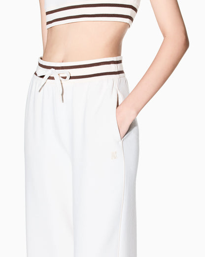 Jogger pants with contrasting trims