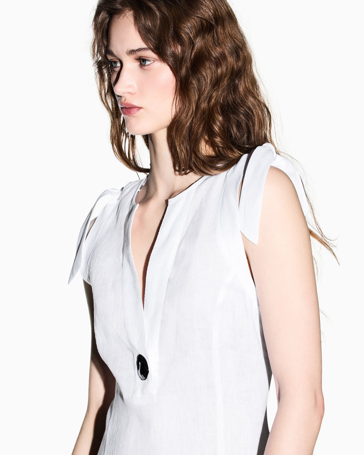 Short Linen Poplin Dress with Button and Bows